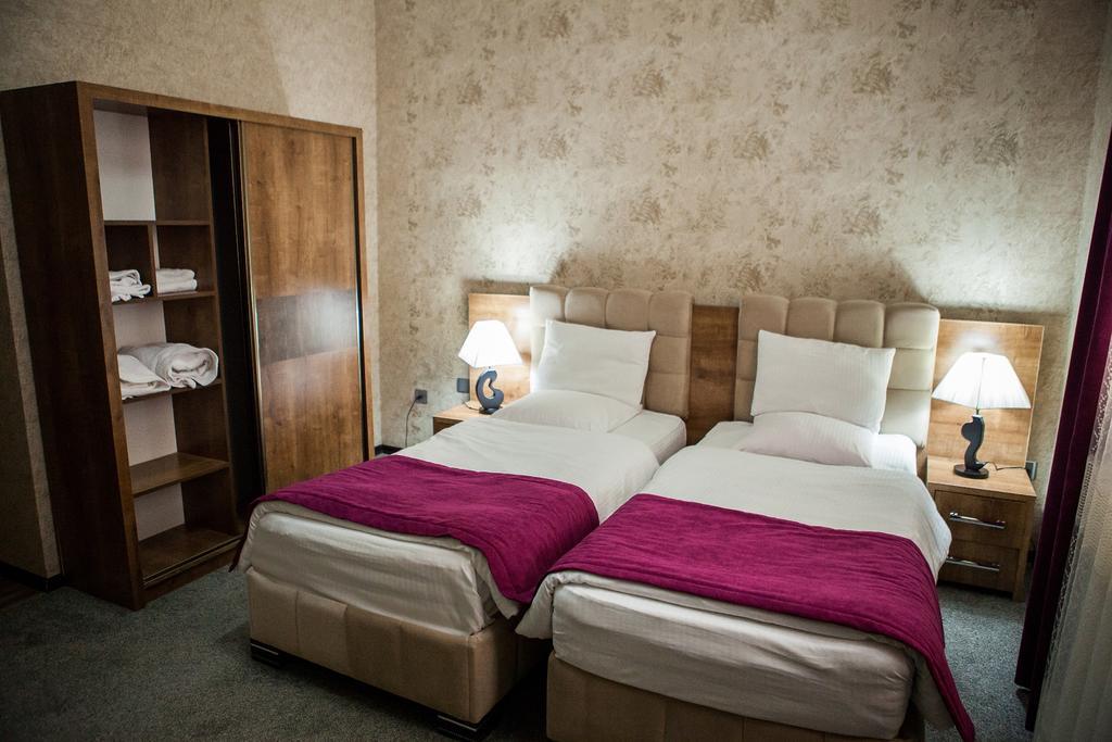 Issam Hotel & Spa Şǝki エクステリア 写真