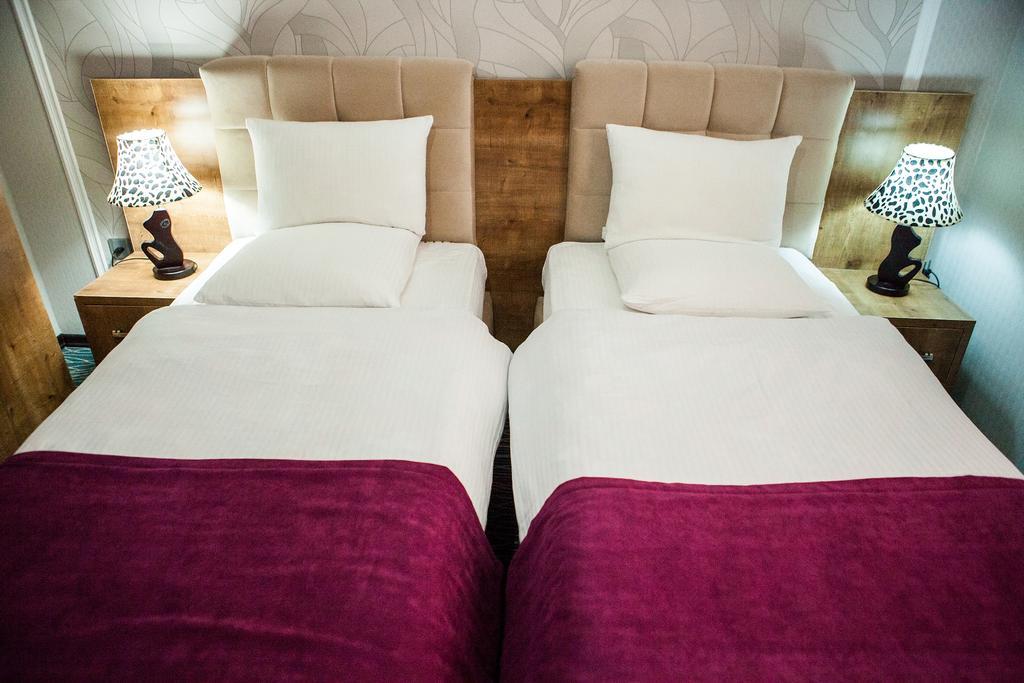 Issam Hotel & Spa Şǝki エクステリア 写真
