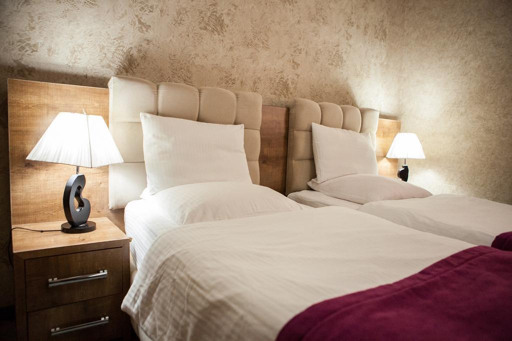 Issam Hotel & Spa Şǝki エクステリア 写真